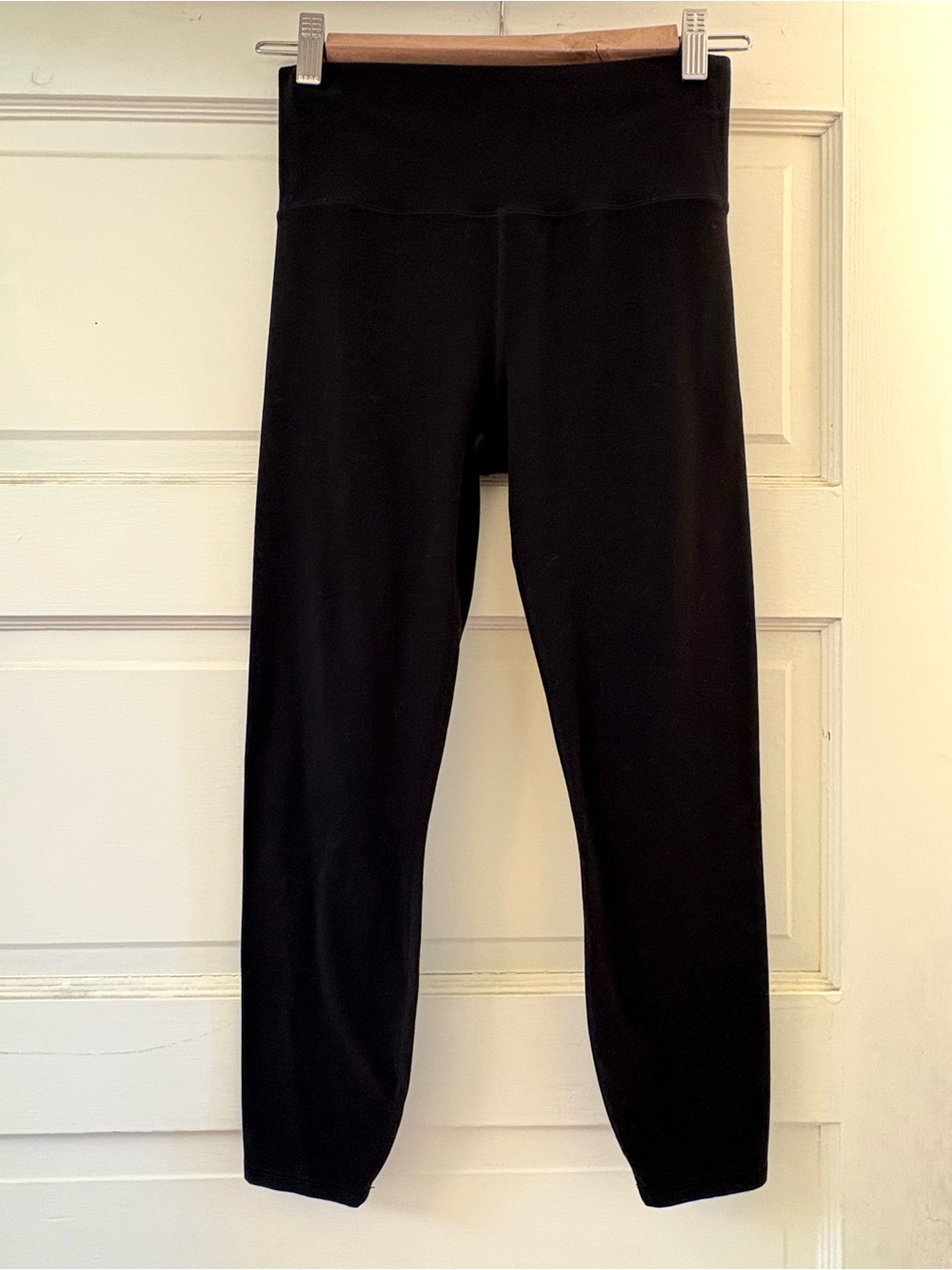 Vuori AllTheFeels™ Leggings in black - ankle length - women’s size small